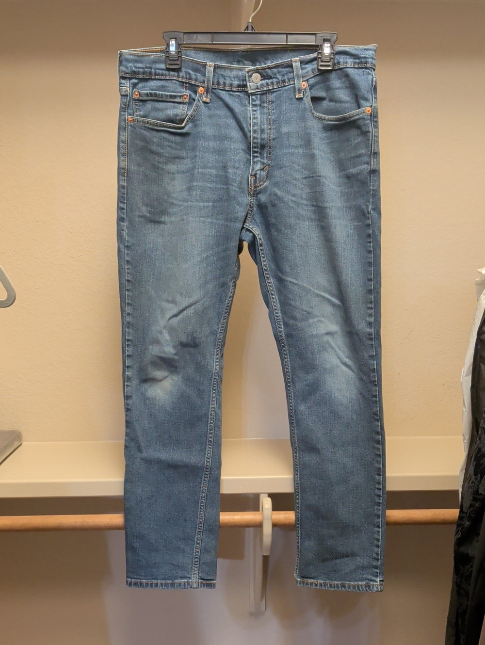 Levi's Slim Straight Jeans in Light Blue Wash